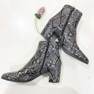 MADDEN GIRL Vegan Leather Snakeskin Print Ankle Boots Booties Size 11
